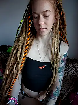 LucidLucy online show from October 26, 2025, 1:06 pm