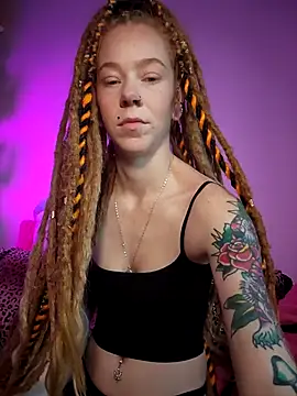 LucidLucy online show from November 3, 2025, 1:23 pm