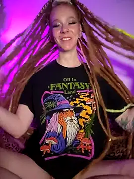 LucidLucy online show from November 17, 2025, 7:36 am