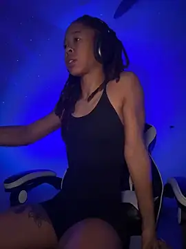 thebrattygoddess online show from December 7, 2024, 11:07 am