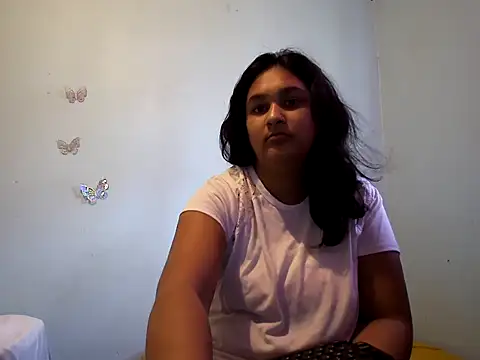 Snapshot of Indianbloom- chatting on October 4, 2025, 4:54 am Indianbloom- online show from October 4, 2025, 4:54 am