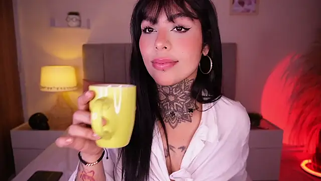 curvyliciousss online show from February 17, 2025, 6:48 pm