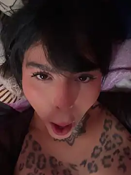 curvyliciousss online show from November 18, 2025, 5:39 pm