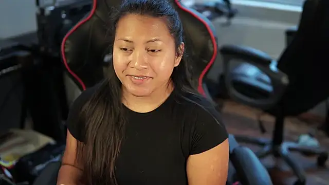 Bubbleliyah online show from December 22, 2024, 1:55 pm