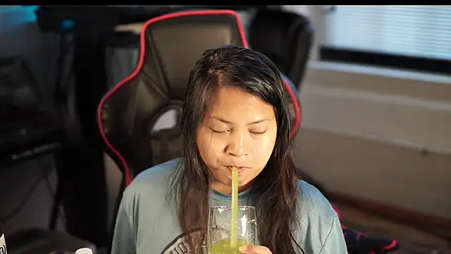 Bubbleliyah online show from January 4, 2025, 2:14 pm