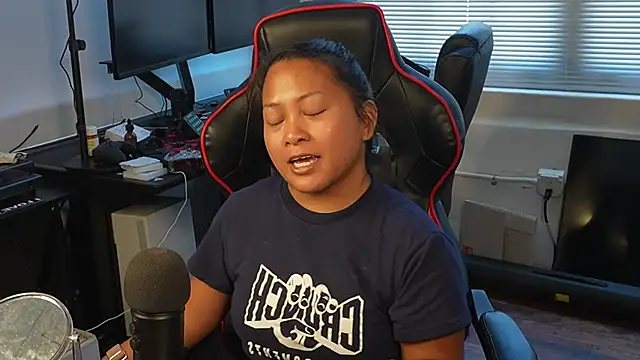 Bubbleliyah online show from February 24, 2025, 6:15 pm