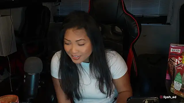 Bubbleliyah online show from November 13, 2025, 9:36 pm