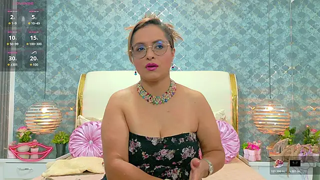 MarilynVega1 online show from November 12, 2025, 8:52 pm