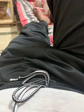 Snapshot of Rocky_1907 chatting on February 25, 2025, 9:13 pm Rocky 1907 online show from February 25, 2025, 9:13 pm