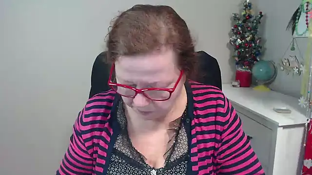 Snapshot of Adelewildx chatting on January 14, 2025, 5:30 am Adelewildx online show from January 14, 2025, 5:30 am