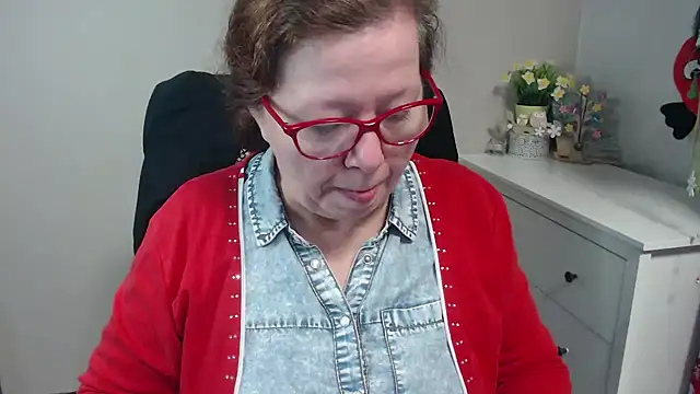 Snapshot of Adelewildx chatting on February 4, 2025, 4:37 am Adelewildx online show from February 4, 2025, 4:37 am