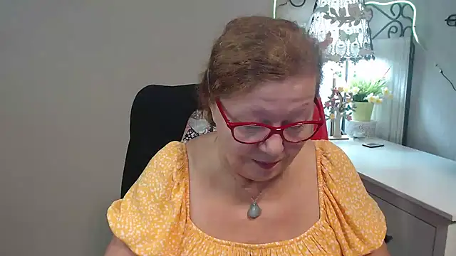 Snapshot of Adelewildx chatting on September 10, 2025, 3:28 am Adelewildx online show from September 10, 2025, 3:28 am