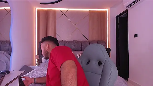 Snapshot of mister_miike chatting on March 7, 2026, 3:14 am mister miike online show from March 7, 2026, 3:14 am