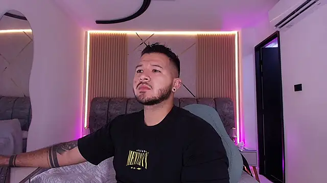 Snapshot of mister_miike chatting on April 14, 2026, 3:12 am mister miike online show from April 14, 2026, 3:12 am