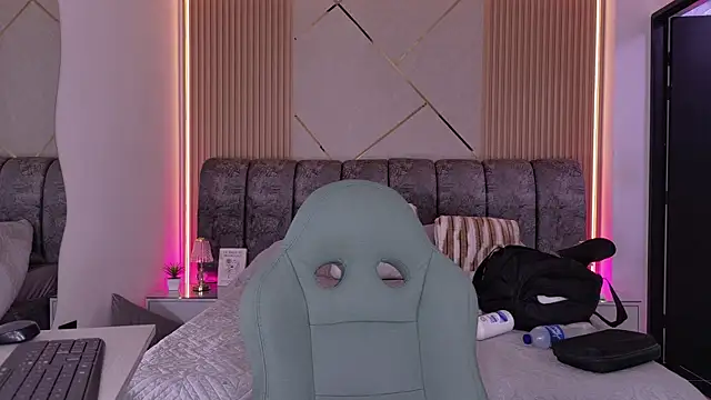 Snapshot of mister_miike chatting on July 22, 2026, 3:09 am mister miike online show from July 22, 2026, 3:09 am