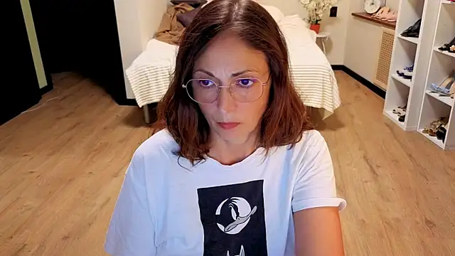 Snapshot of CaringSophie chatting on June 5, 2026, 5:29 pm CaringSophie online show from June 5, 2026, 5:29 pm