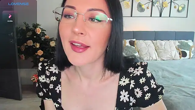 Snapshot of KerryCandy_Girl chatting on April 24, 2026, 8:28 am KerryCandy Girl online show from April 24, 2026, 8:28 am
