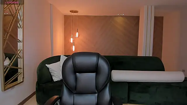 Snapshot of BrennaWalker chatting on February 15, 2025, 7:06 pm BrennaWalker online show from February 15, 2025, 7:06 pm