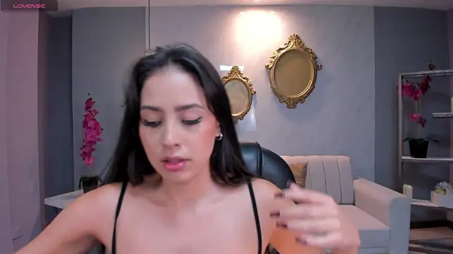 Snapshot of BrennaWalker chatting on February 27, 2025, 3:14 am BrennaWalker online show from February 27, 2025, 3:14 am