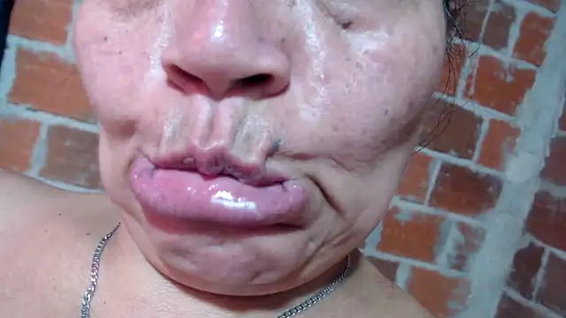 Snapshot of juanys_asshot chatting on March 20, 2025, 1:04 pm juanys asshot online show from March 20, 2025, 1:04 pm