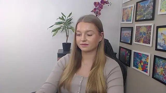 Snapshot of Mysteryerica chatting on January 15, 2025, 12:36 pm Mysteryerica online show from January 15, 2025, 12:36 pm