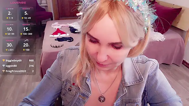 Snapshot of _unique_cam_ chatting on December 29, 2024, 10:45 am  unique cam  online show from December 29, 2024, 10:45 am