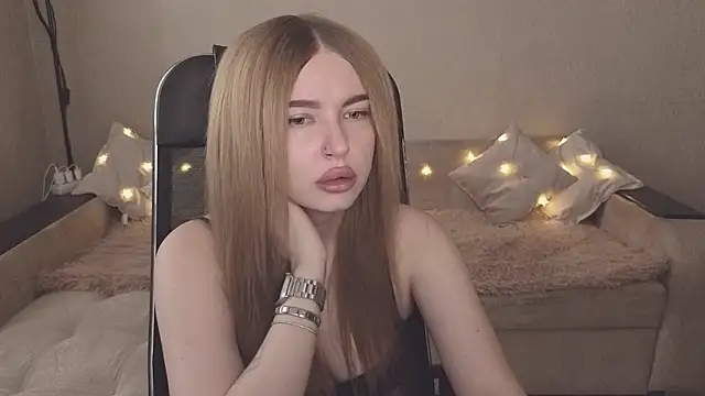 ViolettaLopez online show from October 26, 2025, 9:48 am