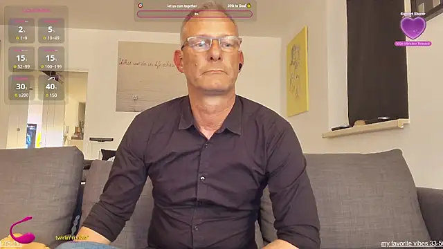 Snapshot of eternal_sin chatting on February 3, 2025, 6:49 pm eternal sin online show from February 3, 2025, 6:49 pm