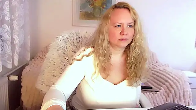 Sarah4you online show from March 19, 2025, 12:37 am