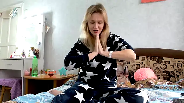 ModelEva online show from January 25, 2025, 9:47 am