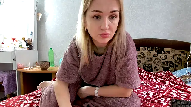 ModelEva online show from January 31, 2025, 9:48 am