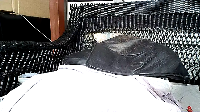 HungHawaiian808xh online show from December 9, 2024, 4:34 am