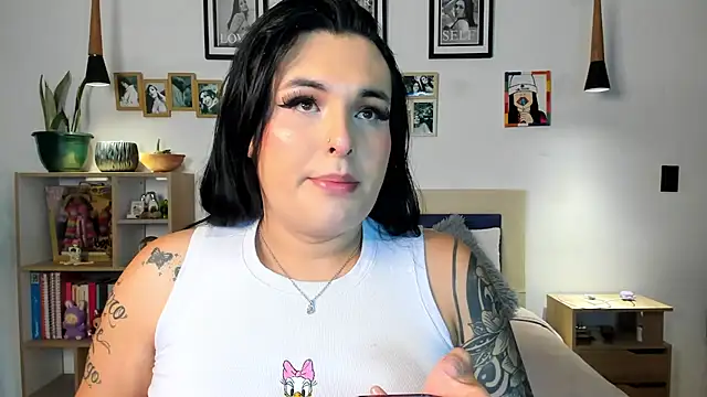 naty pink online show from March 10, 2026, 4:12 pm