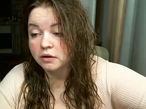 cute  cherry online show from November 28, 2025, 10:23 pm