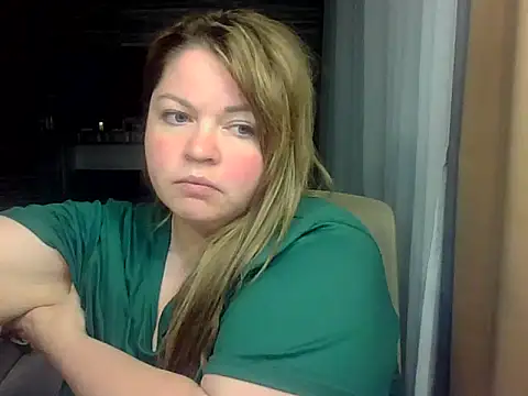 cute  cherry online show from May 6, 2026, 9:53 pm