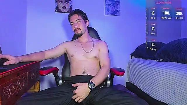 Snapshot of Alex_smith00 chatting on February 6, 2025, 2:44 am Alex smith00 online show from February 6, 2025, 2:44 am