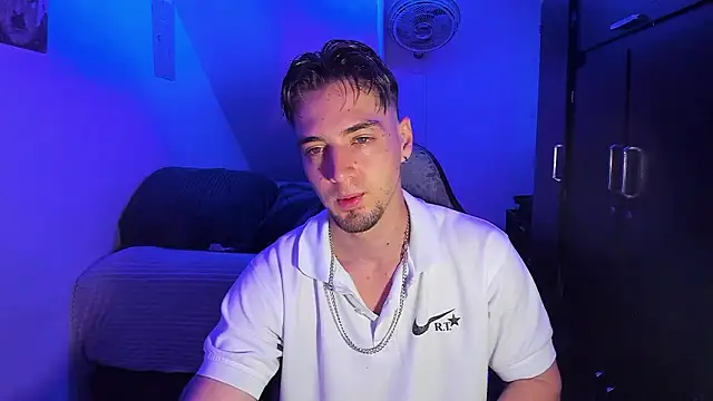 Alex smith00 online show from February 9, 2026, 6:23 pm