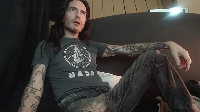 Snapshot of Bailey39 chatting on March 14, 2025, 11:43 pm Bailey39 online show from March 14, 2025, 11:43 pm