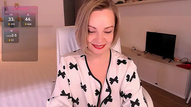 Snapshot of Tilly_Eliot chatting on October 29, 2025, 7:26 pm Tilly Eliot online show from October 29, 2025, 7:26 pm