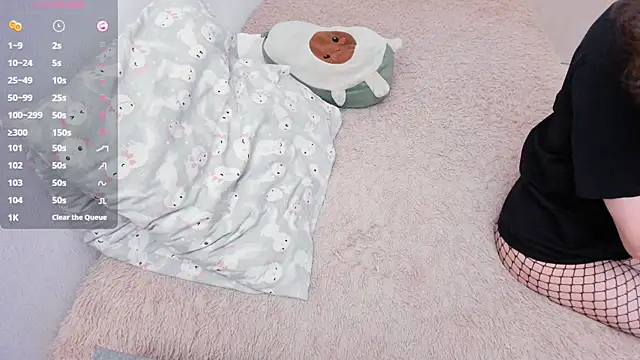 loliwoods online show from October 30, 2025, 1:12 pm