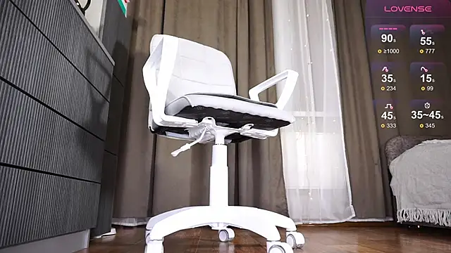 Amina Key online show from January 16, 2026, 2:32 pm