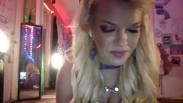 marilyn420 online show from May 23, 2026, 5:56 am