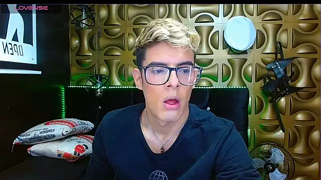 angel sexyevil online show from March 2, 2025, 12:22 pm