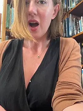 Snapshot of TopsyWilde chatting on January 8, 2025, 1:09 pm TopsyWilde online show from January 8, 2025, 1:09 pm