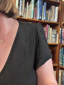 Snapshot of TopsyWilde chatting on January 14, 2025, 11:31 am TopsyWilde online show from January 14, 2025, 11:31 am