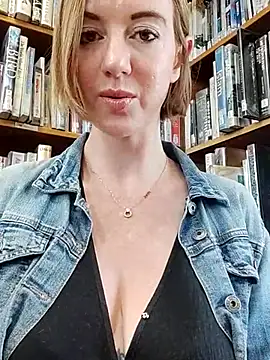 Snapshot of TopsyWilde chatting on February 26, 2025, 8:48 am TopsyWilde online show from February 26, 2025, 8:48 am