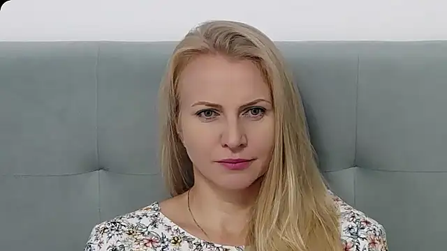 Snapshot of K__Adrienne chatting on September 30, 2025, 4:39 am K  Adrienne online show from September 30, 2025, 4:39 am