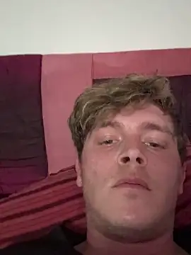 Snapshot of Andrewhootxx chatting on March 22, 2025, 3:20 pm Andrewhootxx online show from March 22, 2025, 3:20 pm