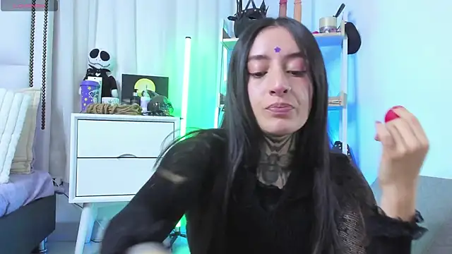 SAMANTHA DM online show from October 5, 2025, 1:53 pm