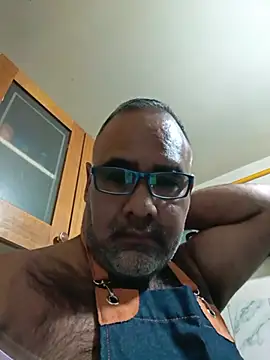 Snapshot of PhillDrake11 chatting on July 8, 2026, 11:53 pm PhillDrake11 online show from July 8, 2026, 11:53 pm